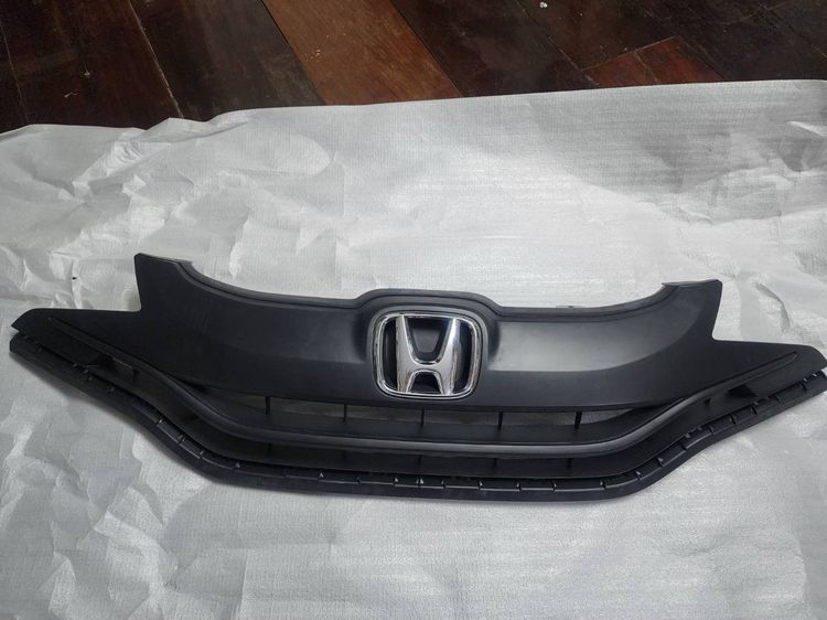 กระจังหน้า HONDA JAZZ ปี 2014-2017 คิ้วดำ เดิม (71121-T5L-T00)