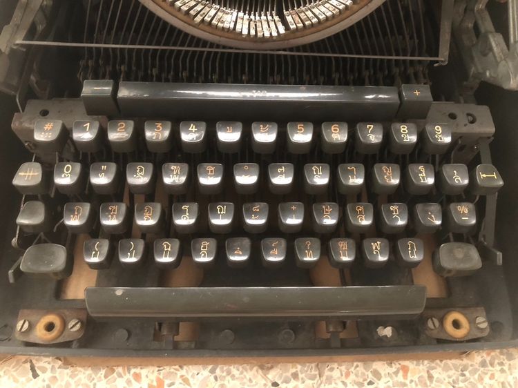 เครื่องพิมพ์ดีด Olympia SG-3 แป้นพิมพ์ไทย หายาก น่าสะสม เหมาะใช้งานหรือเป็นของตกแต่งวินเทจ (นัดรับบางบอน 1) รูปที่ 6
