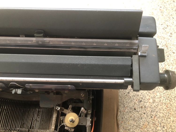 เครื่องพิมพ์ดีด Olympia SG-3 แป้นพิมพ์ไทย หายาก น่าสะสม เหมาะใช้งานหรือเป็นของตกแต่งวินเทจ (นัดรับบางบอน 1) รูปที่ 10