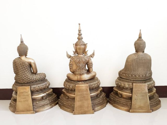 พระแก้วมรกต3ฤดู พิธีสมโภชกรุงรัตนโกสินทร์ 200ปี วัดพระศรีรัตนศาสดาราม ปี2525 รูปที่ 2
