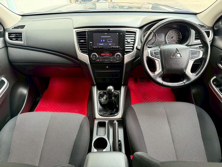 Mitsubishi Triton 2021 2.4 GT Plus Pickup ดีเซล ไม่ติดแก๊ส เกียร์ธรรมดา ดำ รูปที่ 2