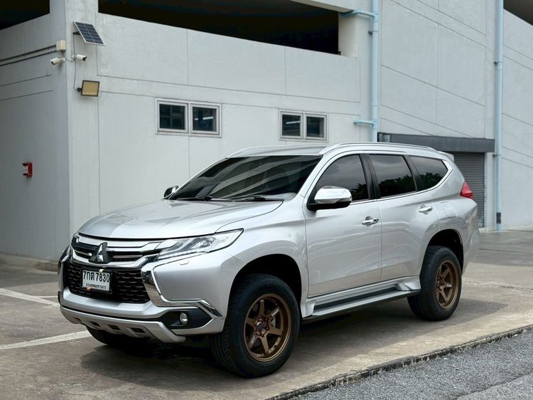 รถ Mitsubishi Pajero Sport 2.4 GT สี เทา