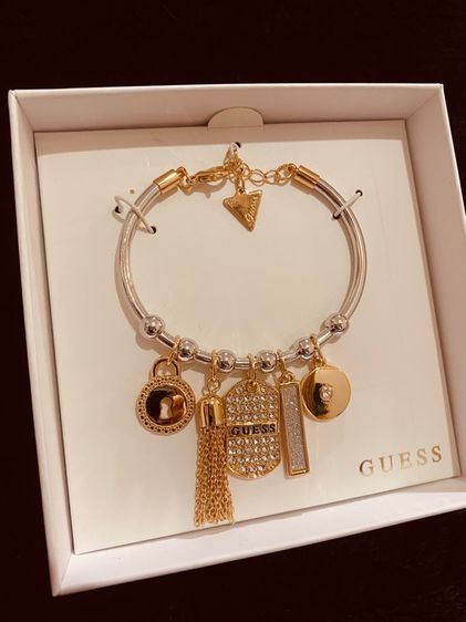 สร้อยข้อมือเกส Guess แท้ 💯 มีกล่องไม่มีฝา sale  รูปที่ 3