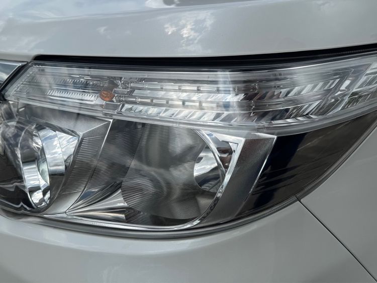 Toyota Esquire 2015 2.0 Gi เบนซิน เกียร์อัตโนมัติ ขาว รูปที่ 4