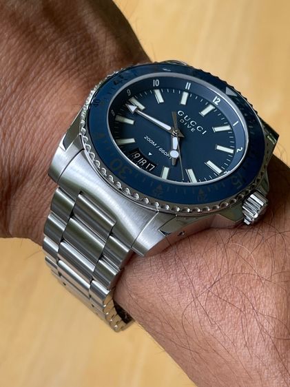 GUCCI Dive 45 mm Stainless Steel Blue Dial Men’s Quartz Watch YA136203 รูปที่ 17