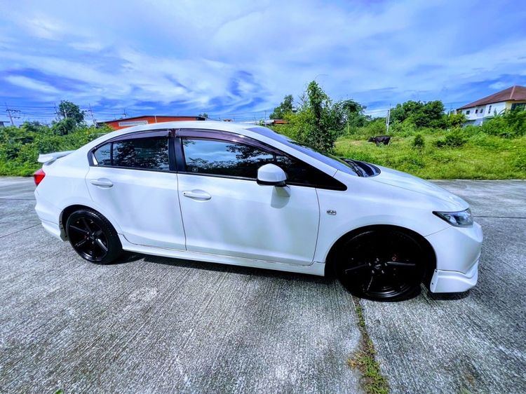 รถ Honda Civic 1.8 S i-VTEC สี ขาว
