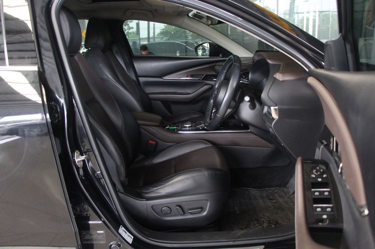 Mazda CX-30 2021 2.0 SP Utility-car เบนซิน ไม่ติดแก๊ส เกียร์อัตโนมัติ ดำ รูปที่ 3