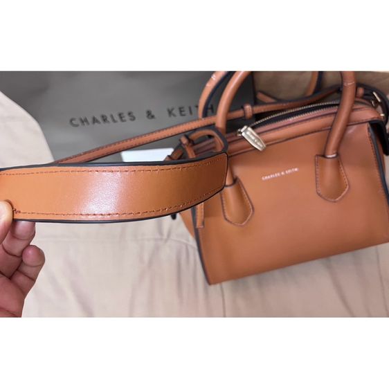CHARLES KEITH กระเป๋าสะพายทรงหมอนสีน้ำตาล Bags. Brown mid-sized top handle bag รูปที่ 7