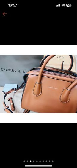 CHARLES KEITH กระเป๋าสะพายทรงหมอนสีน้ำตาล Bags. Brown mid-sized top handle bag รูปที่ 4