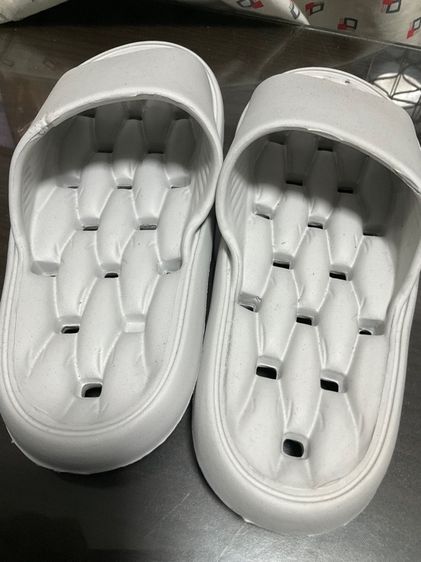 รองเท้าแตะ พื้นนิ่ม สีเทา เบอร์ 42-43 มือหนึ่ง 30 บาท รูปที่ 3