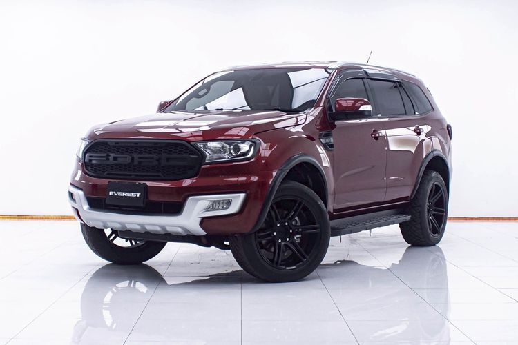 รถ Ford Everest 2.2 Titanium สี แดง