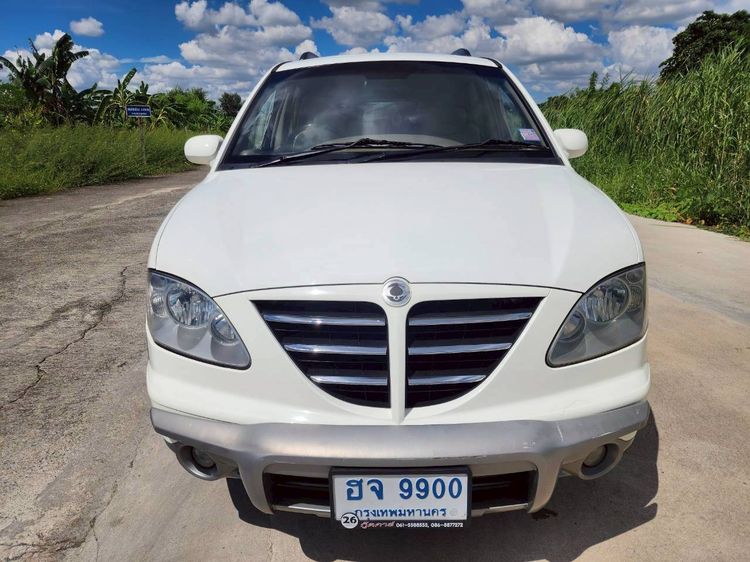 รถ Ssangyong Stavic 2.7 SV270 STD สี ขาว