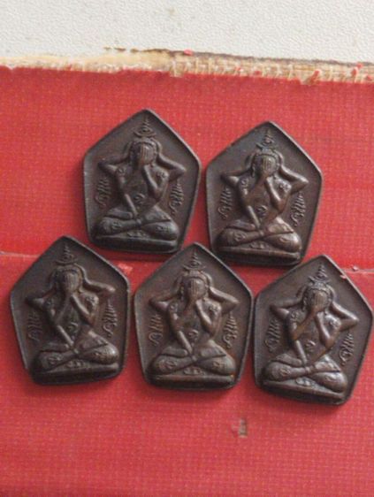 พระปิดตาห้าเหลี่ยมหลวงพ่อทองดำเนื้อทองแดงรุ่นแรกปี๒๑ รูปที่ 10