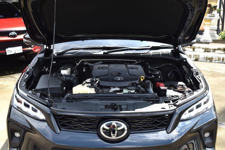 Toyota Fortuner 2022 2.4 LEGENDER 2WD AT Utility-car ดีเซล ไม่ติดแก๊ส เกียร์อัตโนมัติ ดำ รูปที่ 3