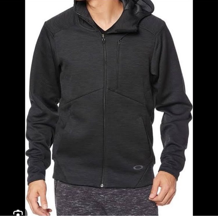 เสื้อ Oakley สีดำมีฮู้ด มีกระเป๋า กระเป๋าอกซิป  รูปที่ 3