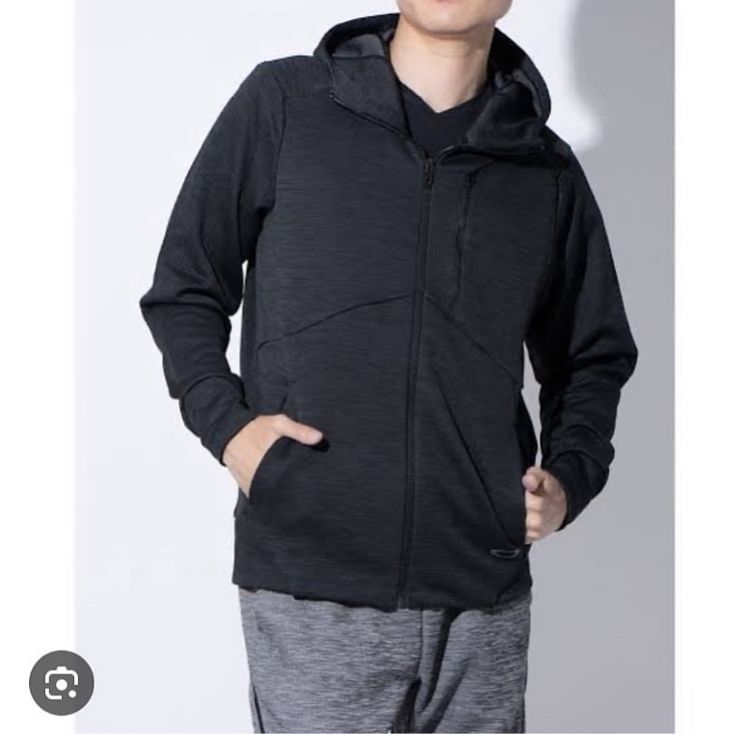 เสื้อ Oakley สีดำมีฮู้ด มีกระเป๋า กระเป๋าอกซิป  รูปที่ 4