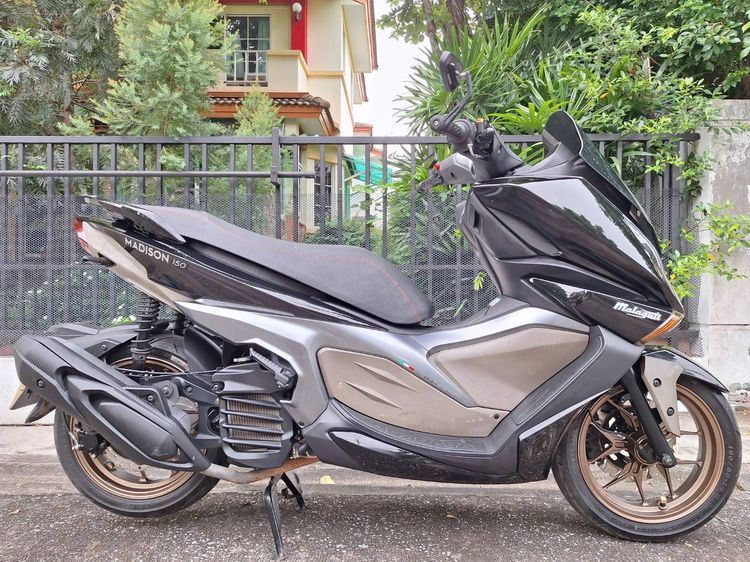 Malaguti Medison 150 สด ผ่อน ปี23 จอดเก็บ ใช้น้อย 9483 km ภาษีปี 69 ราคา 35,700 ฿ รูปที่ 2