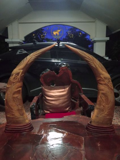 เขาเผือกทองแกะสลักมังกรฐานไม้สัก1 คู่ขนาดใหญ่สภาพเยี่ยม รูปที่ 5