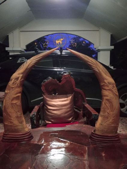 เขาเผือกทองแกะสลักมังกรฐานไม้สัก1 คู่ขนาดใหญ่สภาพเยี่ยม