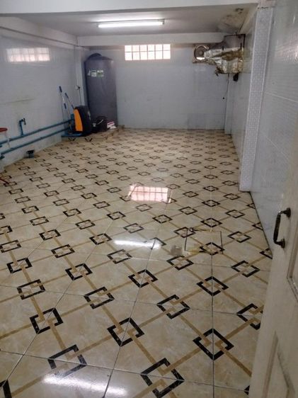 ใช่ ทำเลยดีเป็นอาคาร 4 ชั้นครึ่งต่อเติมตกแต่งไหม่หมดเรียบร้อยใกล้กับห้างเวสเกตโรงพยาบาลเกษมราษฎร์รัตนาธิเบศร์เดอะมอลล์บางแคใช้เวลาเดินทางก็ประมาณ 5 นาทีจากถนนกาญจนาเข้ามาประมาณ 3 กิโลเมตรตึกติดติดถนนทำเลดีมากเจ้าของขายเองสนใจราคาคุยกันได้) รูปที่ 3