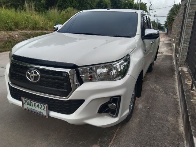 รถ Toyota Hilux Revo 2.4 J Plus สี ขาว