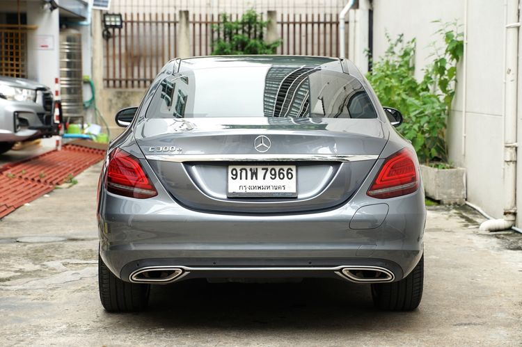 Mercedes-Benz C-Class 2020 C300 Sedan ปลั๊กอินไฮบริด (PHEV) ไม่ติดแก๊ส เกียร์อัตโนมัติ เทา รูปที่ 4