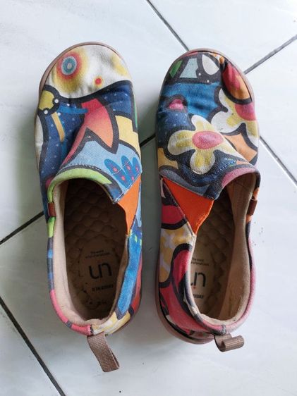 รองเท้ามือสอง  รูปที่ 4