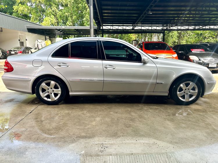 Mercedes-Benz E-Class 2003 E240 Sedan เบนซิน เกียร์อัตโนมัติ เทา รูปที่ 4