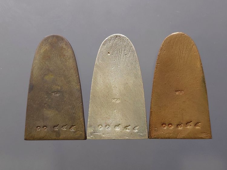 หลวงพ่อทวด สามีราโม รุ่นรัตนรังศรี (ชุดเนื้อเงิน นวะ ทองแดง) วัดช้างให้ พ.ศ.2541 พร้อมกล่องเดิม รูปที่ 4