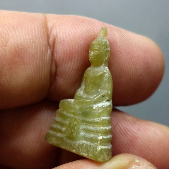 พระพุทธโสธร เนื้อหยก พิมพ์ลอยองค์ ฐานอุดโค๊ตแผ่นทองคำแท้ รุ่นประวัติศาสตร์ วัดโสธรวรารามวรวิหาร พ.ศ.2543 พร้อมกล่องเดิม รูปที่ 5