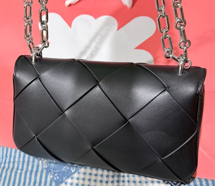 กระเป๋าสะพาย MK รุ่นTribeca Small Woven Leather Shoulder Bag รูปที่ 6