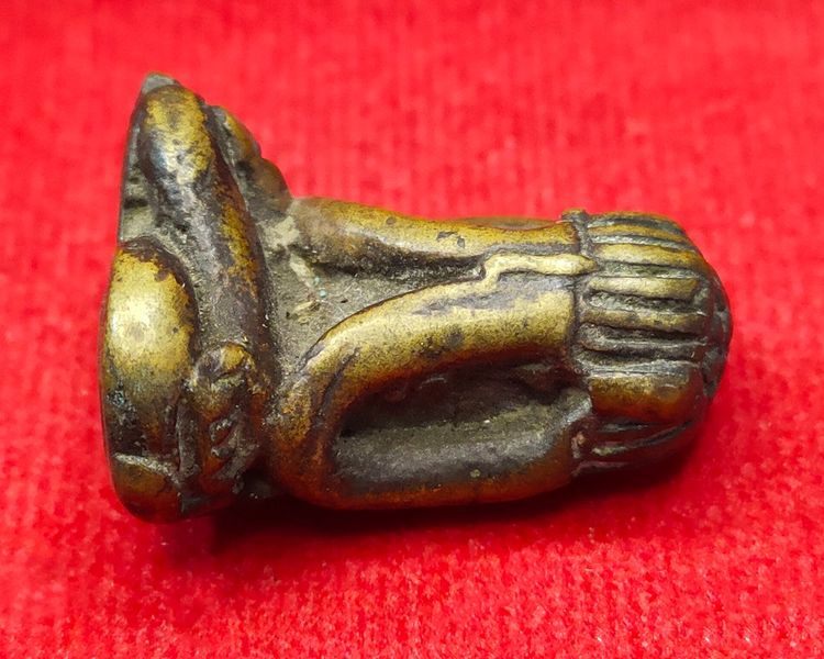 💟 พระปิดตา หลังยันต์ยุ่ง หล่อโบราณ  รูปที่ 4