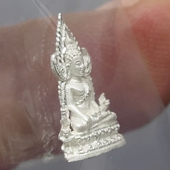 พระพุทธชินราช ลอยองค์ เนื้อเงิน (พิมพ์จิ๋ว) กรมตำรวจรุ่นแรก รุ่น “ประวัติศาสตร์” ปี2562 พร้อมกล่องเดิม รูปที่ 3