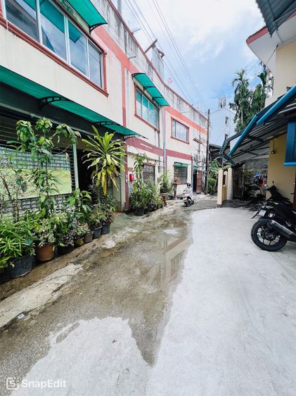 อื่นๆ ไม่มี สร้างเสร็จก่อน 2010 ไม่ใช่ ขายตึก 2 ชั้นครึ่ง มีดาดฟ้าชั้นสามเต็มพื้นที่ ถนนทุ่งโฮเต็ล ซอย 2 ทำเลน่าลงทุน รูปที่ 2