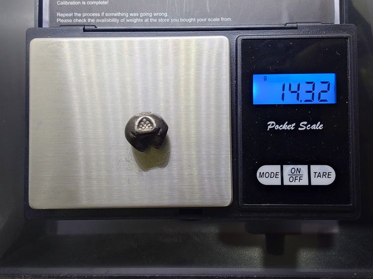 พดด้วง ขนาด 1 บาท ตราพระซ่อมดอกไม้-จักร สมัยอยุธยา พุทธศตวรรษที่ 19 - 24 ตรานิยม หายาก สภาพสวย รูปที่ 8