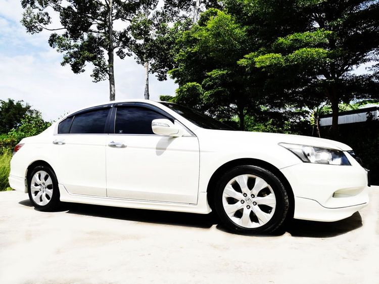 Honda Accord 2012 2.0 EL NAVI Sedan เบนซิน ไม่ติดแก๊ส เกียร์อัตโนมัติ ขาว รูปที่ 2