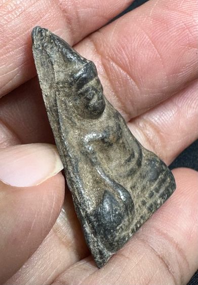 🙏พระผงปิลันท์ ซุ้มประตู🙏พระร่วงนั่งไม่ทราบกรุ องค์ละ1850 รูปที่ 9