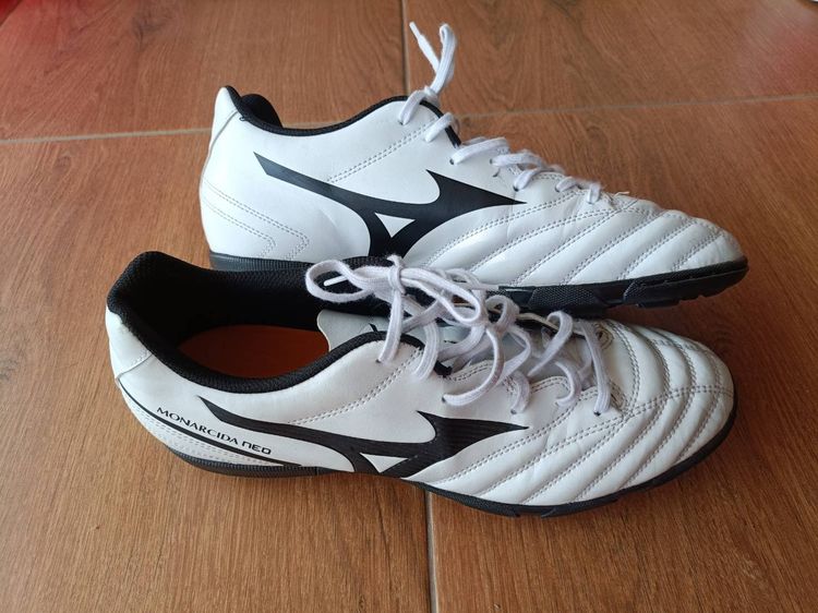 รองเท้าฟุตบอล รูปที่ 10