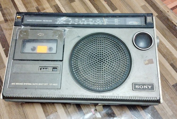 วิทยุเทปเก่า Sony CF480S ไฟเข้า เปิดไม่ติด สำหรับ ตกแต่งร้าน
