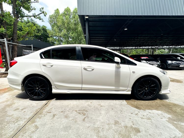 Honda Civic 2013 1.8 S i-VTEC Sedan เบนซิน เกียร์อัตโนมัติ ขาว รูปที่ 4
