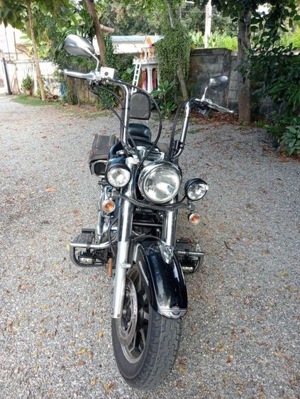 Yamaha.  V star1100. Classic ปี 2009 สเป็คเมกา
ล้อแม็คโรงงาน ชุดสีดำลายไฟโรงงาน 
เรือนไมล์สองชั้น
ทะเบียนแท้ สมอ. จด ปี 2009 
 รูปที่ 2