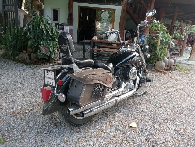 Yamaha.  V star1100. Classic ปี 2009 สเป็คเมกา
ล้อแม็คโรงงาน ชุดสีดำลายไฟโรงงาน 
เรือนไมล์สองชั้น
ทะเบียนแท้ สมอ. จด ปี 2009 
 รูปที่ 13