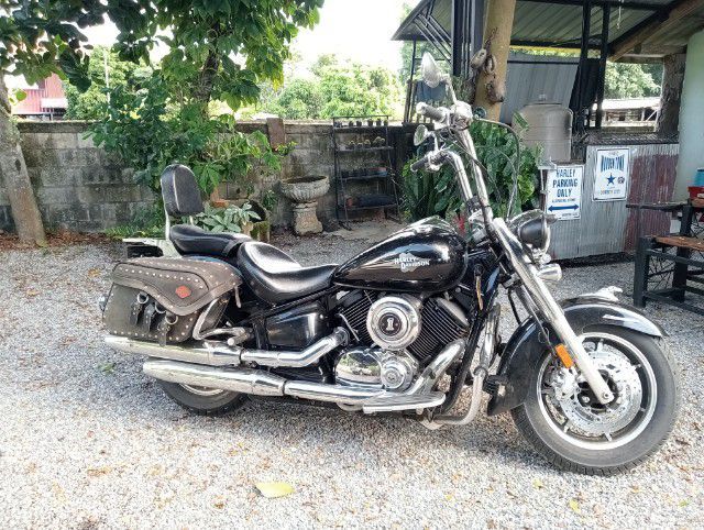 Yamaha.  V star1100. Classic ปี 2009 สเป็คเมกา
ล้อแม็คโรงงาน ชุดสีดำลายไฟโรงงาน 
เรือนไมล์สองชั้น
ทะเบียนแท้ สมอ. จด ปี 2009 
 รูปที่ 7