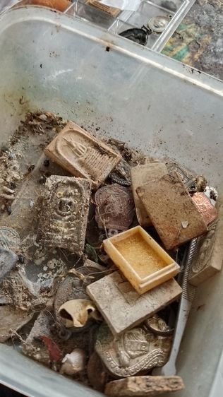 เหรียญหล่อเก่าไม่รู้ที่เก่ามากๆภาพบ้านเหมาติดมาเพิ่งได้มาสดร้อนๆ รูปที่ 10