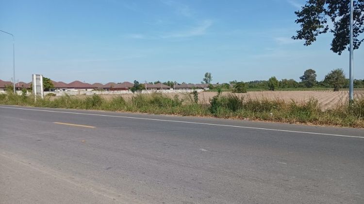 ขายที่ดิน24ไร่160ตรว ติดถนน3015 