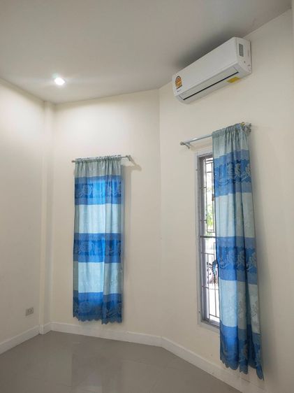 มีบางส่วน 2015 ทาวน์เฮ้าว์ให้เช่า รูปที่ 3