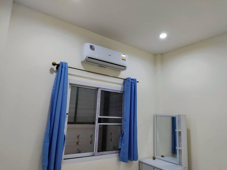 มีบางส่วน 2015 ทาวน์เฮ้าว์ให้เช่า รูปที่ 2