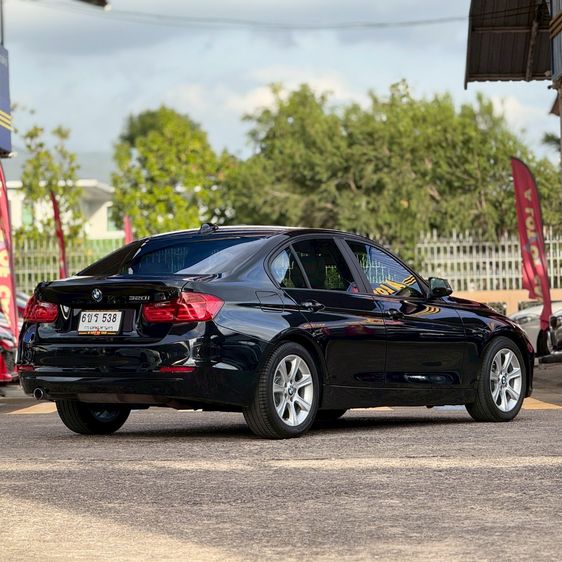 BMW Series 3 2014 320i Sedan เบนซิน ไม่ติดแก๊ส เกียร์อัตโนมัติ ดำ รูปที่ 3