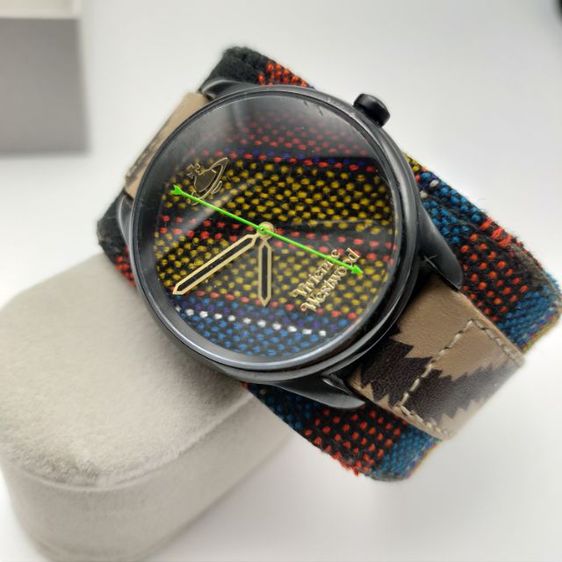 นาฬิกา Vivienne Westwood African cuff สายหนัง รุ่นนี้หายากมือสอง สภาพ85  รูปที่ 11