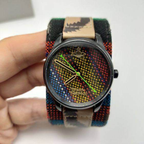 นาฬิกา Vivienne Westwood African cuff สายหนัง รุ่นนี้หายากมือสอง สภาพ85  รูปที่ 14